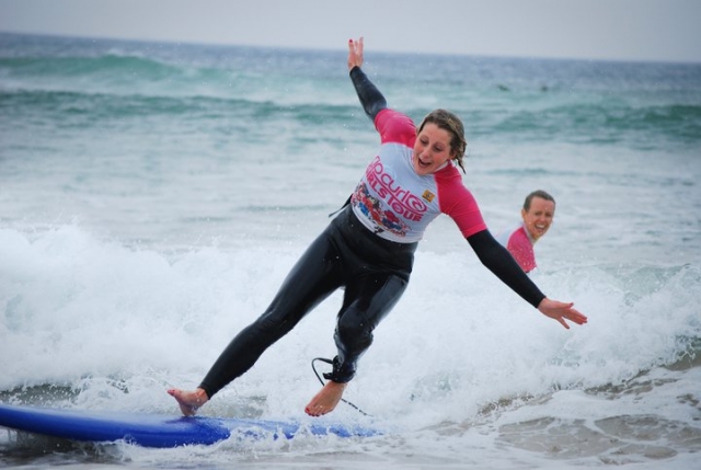 We offer sessions for beginners and professional surfers